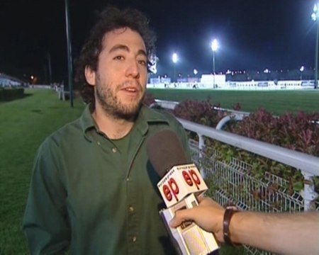 Comienzan carreras nocturnas en hipódromo