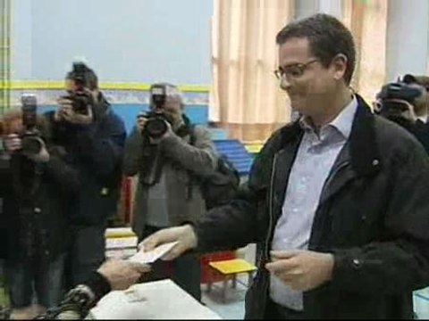 Basagoiti: Es un día histórico, no está ETA