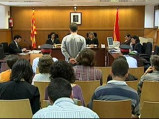 Juzgan a un neonazi que participó en la agresión a un joven