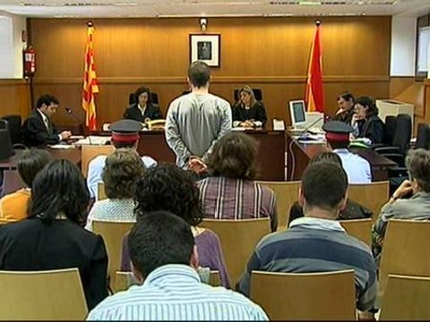 Juzgan a un neonazi que participó en la agresión a un joven