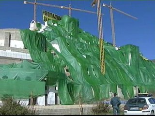 Greenpeace "borra" el hotel de el Algarrobico