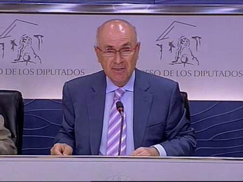 CiU achaca la "marcha atrás" del PSOE sobre el diálogo social a que Zapatero es "prisionero de los sindicatos"
