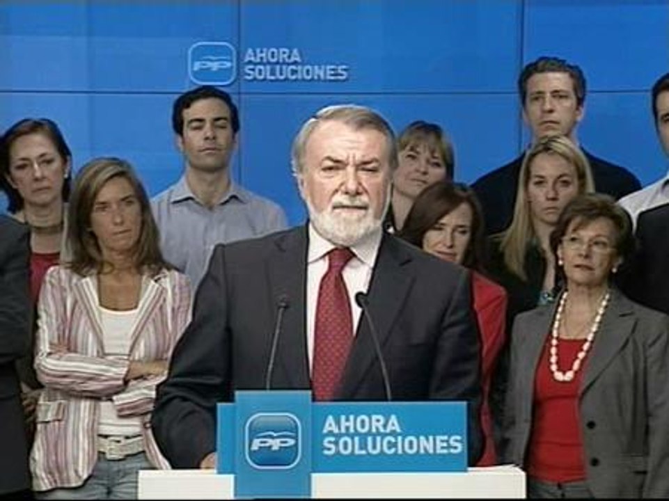 Mayor Oreja: "Tenemos una obligación con la verdad cuando en España se ha instalado la política mentira"