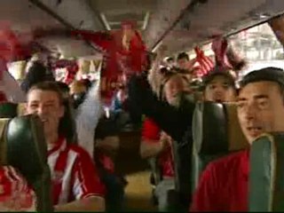 Miles de seguidores del Athletic viajan hacia Valencia para apoyar a su equipo en la final de Copa