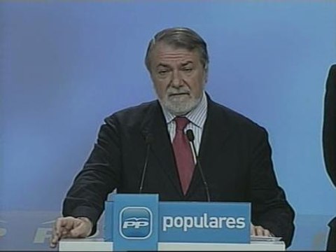 Mayor Oreja: En el PP sabemos que tenemos que hablar del desempleo