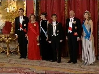 El matrimonio Sarkozy cena con los Reyes