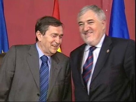 Los sindicatos de la Policía anuncian una querella contra Conde-Pumpido