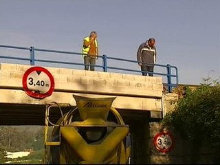 Atrapado bajo el puente