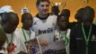 Iker Casillas recibe la visita de los jóvenes de Sierra Leona que le acogieron dos años atrás