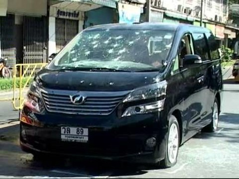 Tiroteado en Tailandia el líder de los camisas amarillas