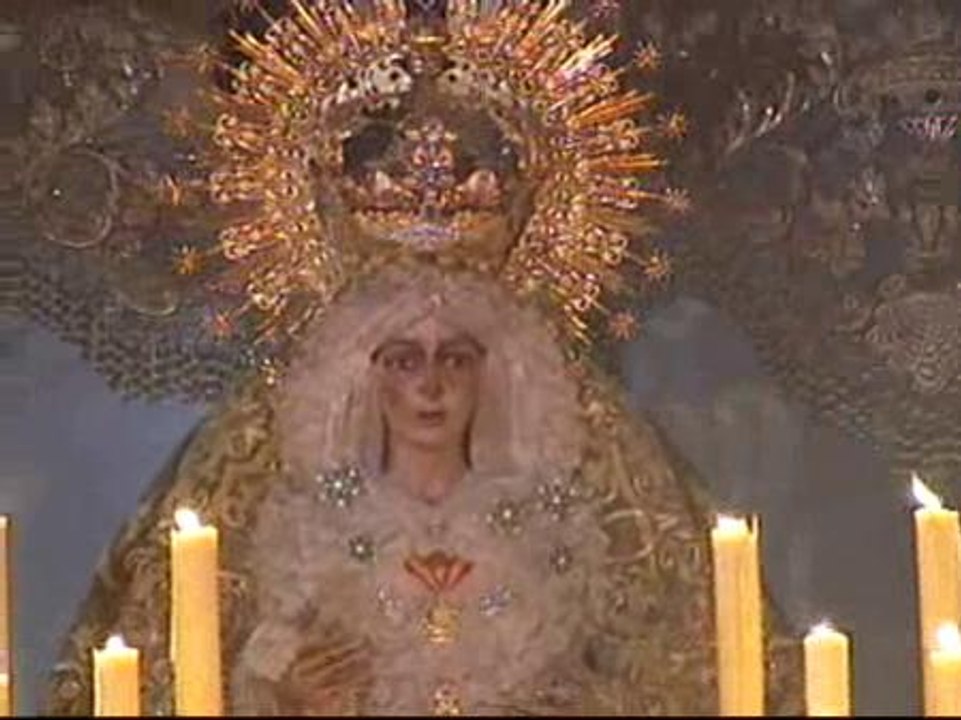 Miles de fieles celebran la "Madrugá"