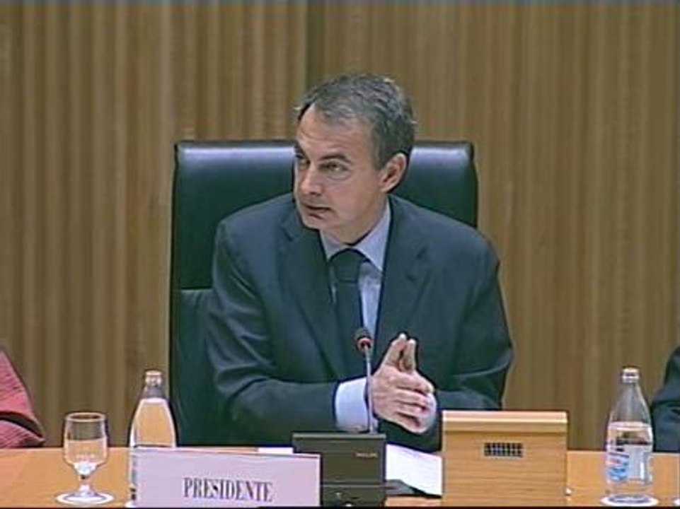 Zapatero defiende la remodelación del Gobierno en una nueva fase de lucha frente a la crisis