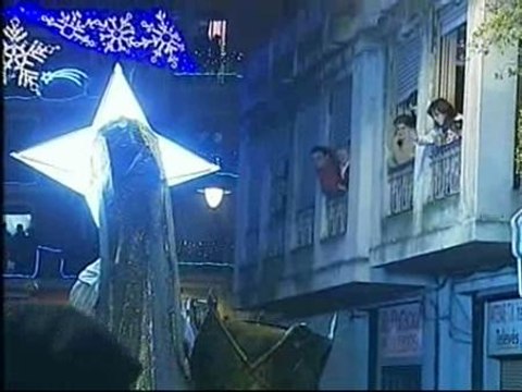 200 pajes negros reparten ilusión en Alcoy (Alicante)