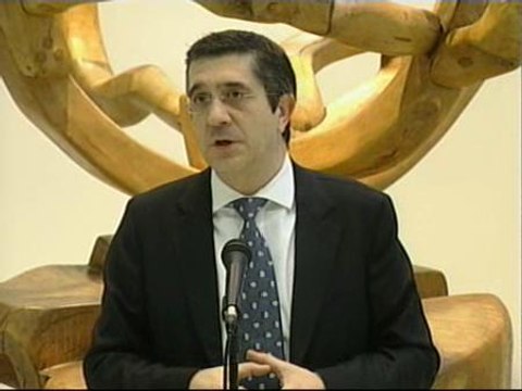 Patxi López dice que el PP puede ser un aliado preferencial de su futuro gobierno