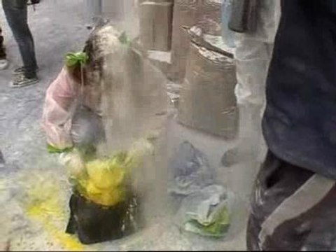Rebozados en el carnaval griego
