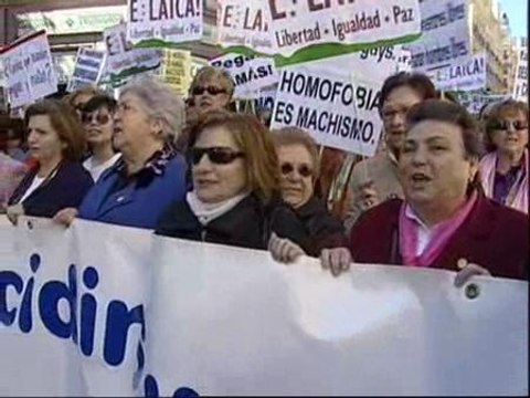 Manifestación de mujeres en Madrid por la igualdad efectiva en tiempos de crisis