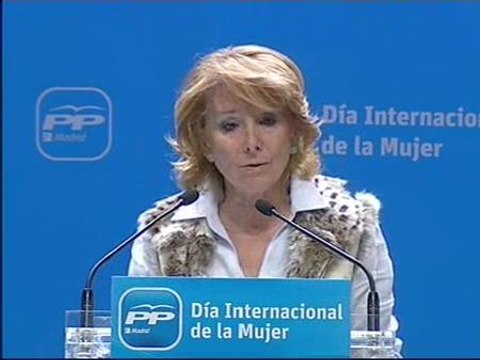 Aguirre acusa a Zapatero de utlizar obscenamente a las mujeres para tapar el fracaso de sus políticas