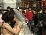 Decenas de parejas gays y lesbianas celebran San Valentín en China