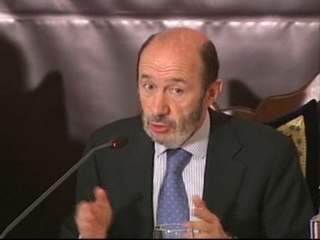 Rubalcaba dice que los que practican la violencia están en su campaña particular