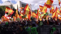 VOX conquista Cataluña con entrada triunfal en Barcelona con más «50 mil banderas»