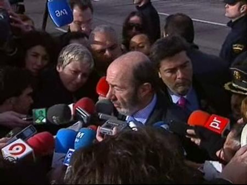 Rubalcaba advierte que con este atentado ETA ratifica la decisión del Supremo