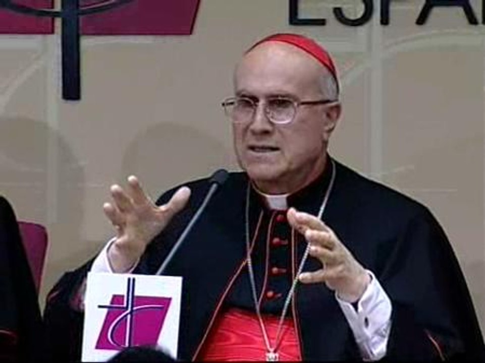 Bertone: "Hay que restringir el aborto"