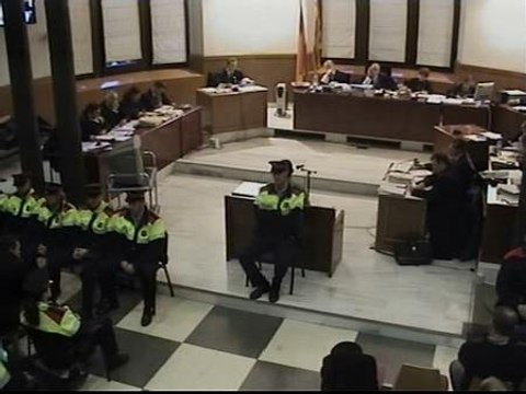 Condenan a penas de hasta 17 años a 14 presos de Quatre Camins por motín 2004