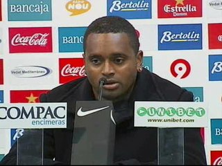 El jugador del Valencia Miguel pide perdón tras amenazar al linier