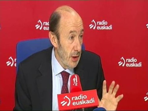 Rubalcaba a Otegui: Décadas de hechos tremendos no se cierran con dos o tres declaraciones