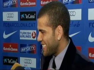 Alves: "Mourinho es un cachondo, nos lo tomamos siempre a broma"