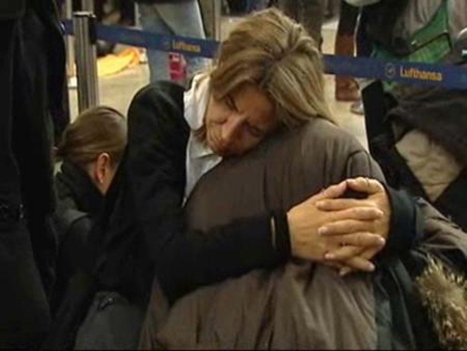 Crece la indignación en Barajas ante la crisis de los controladores