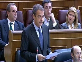 Zapatero sorprende con un paquete de nueve nuevas medidas anticrisis