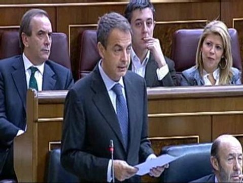 Zapatero sorprende con un paquete de nueve nuevas medidas anticrisis