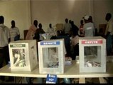 Los haitianos votan a ritmo creole