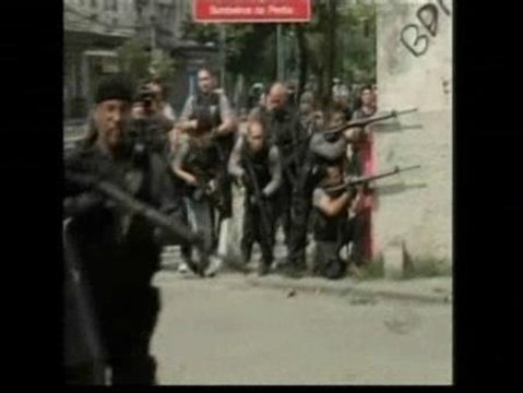 Tanques en las favelas