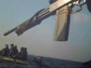 Скачать видео: La seguridad privada de un atunero vasco evita un nuevo asalto de los piratas