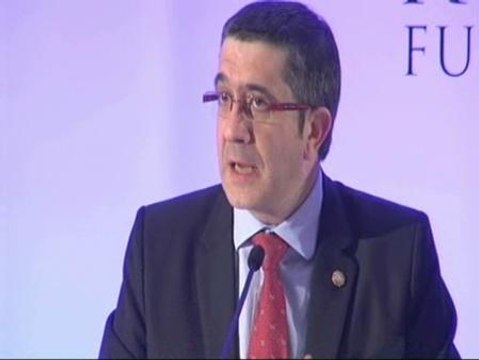 El lehendakari pide prudencia sobre el fin de ETA