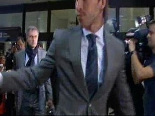 Gijón recibe a Mourinho al grito de "Preciado, Preciado"