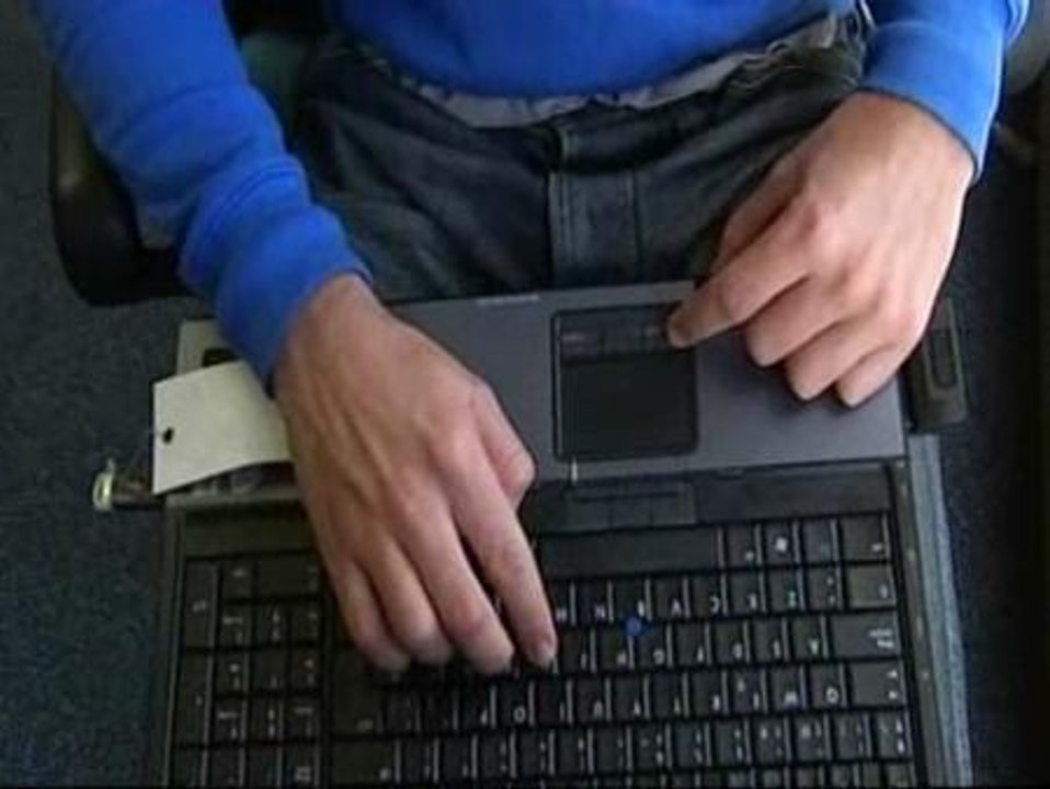 Usar el portátil sobre las piernas puede provocar infertilidad en los hombres