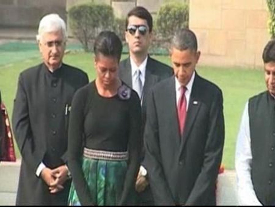 Obama visita el monumento a Gandhi