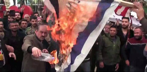 Halep'in merkezinde, Trump'ın Golan Tepesi kararına karşı gösteri düzenlendi