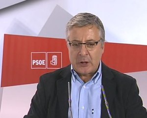 Blanco dice que Rajoy quiere "cabalgar sobre la crisis hacia Moncloa"