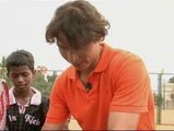 Rafa Nadal inaugura una escuela en La India