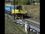 Al menos 42 muertos en el choque de un autobús con una locomotora en Ucrania
