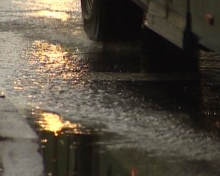 Un puente de la Hispanidad, pasado por agua