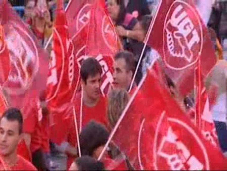Los sindicatos dan el pistoletazo de salida a la Huelga General en la Puerta del Sol