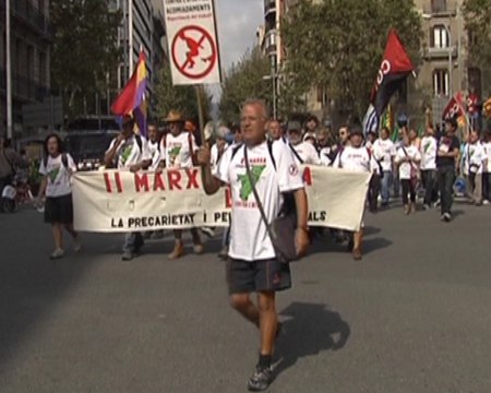 300 personas participan en la marcha contra el paro