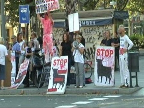 Taurinos y antitaurinos se encuentran en la Mercé