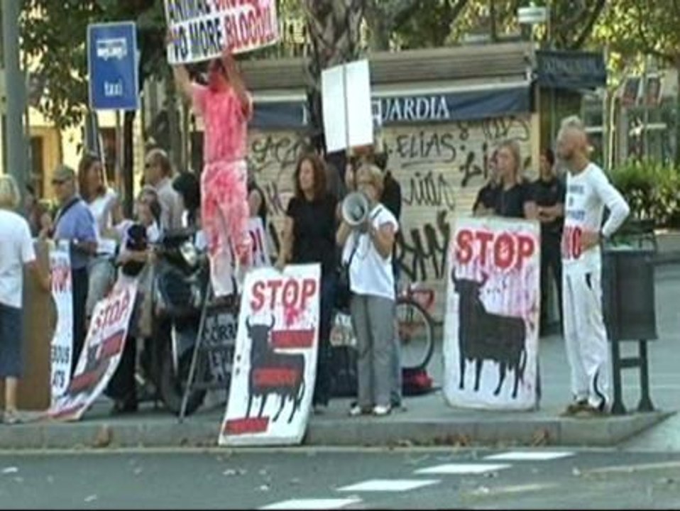 Taurinos y antitaurinos se encuentran en la Mercé