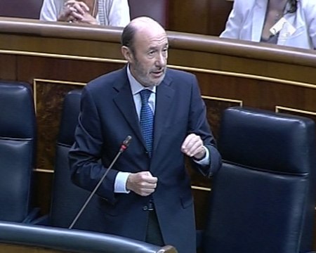 Rubalcaba al PP: Su casa necesita toneladas de lejía y de desinfectante